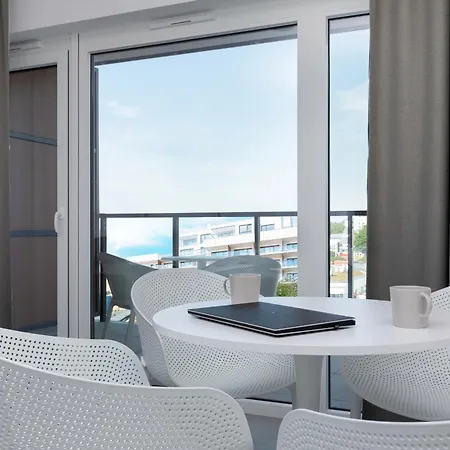 Aquamarina Prima 049 By Renters مينززدرويه