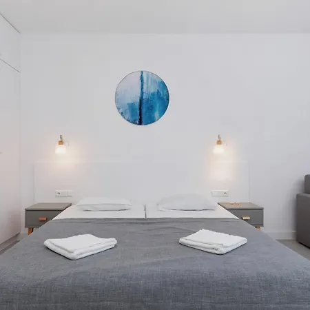 Aquamarina Prima 049 By Renters *